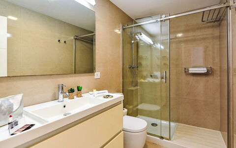 Papagayo San Agustin: Flooring, Plumbing Fixture, Floor, Bathroom, Interior Design, Bathroom Cabinet, Plumbing, Mirror, Sink, Tap