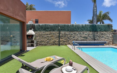 Salobre Golf Resort: Building, Sky, Plant, Window, House, Facade, Tree, Leisure, Roof