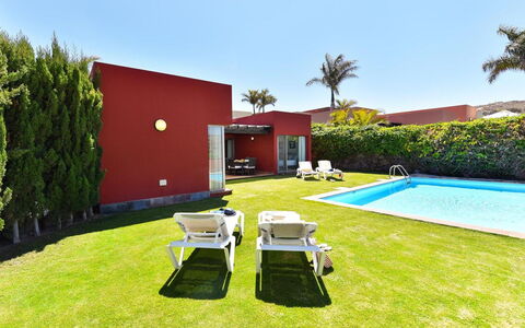 Tipo 2 Dormitorios: Building, Sky, Plant, Window, House, Facade, Tree, Leisure, Roof