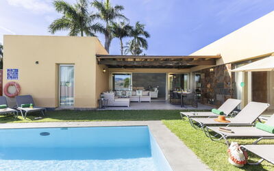 Tipo 3 Dormitorios: Swimming Pool, Resort, Leisure, Outdoor Furniture, Eco Hotel, Shade, Estate, Villa, Hacienda, Landscaping