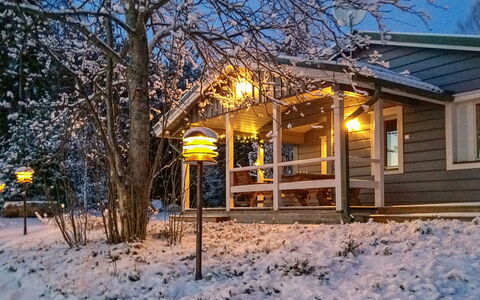 Ilotupa: Wood, Cottage, House, Home, Door, Hardwood, Garden Buildings, Wood Stain, Log Cabin, Plank