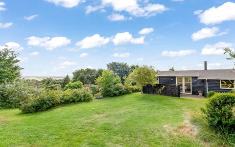 Dimo - 300M to the Fjord: Grass, Green, Shrub, Land Lot, Home, Groundcover, Garden, Cottage