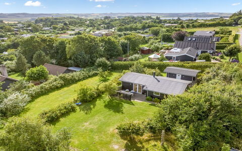 Dimo - 300M to the Fjord: Landscape, Plant Community, Roof, Home, Groundcover, Estate, Cottage, Suburb, Landscaping, Plantation