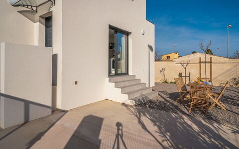 Aubépines: Property, Building, Sky, Wood, Architecture, Shade, Window, Biome, Wall, Material Property