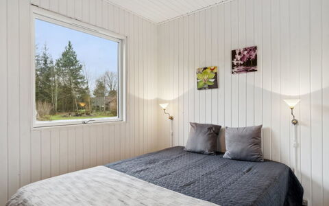 Suvi - 700M from the Sea: Wood, Ceiling, Plank, Bedroom, Hardwood, Wood Stain, Wood Flooring, Bedding, Light Fixture, Bed
