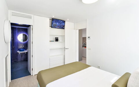 Velsuites 1: Interior Design, Flooring, Floor, Bedroom, Bed, Furniture, Room, Ceiling, Bed Sheet, Bedding