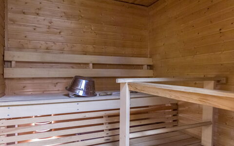 Saariseläntie 8 B 7: Wood, Cottage, Log Cabin, Forest, Shed, Garden Buildings, Larch, Woodland, Wood Stain
