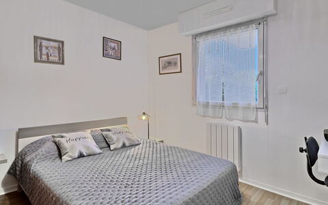 L'Amirauté: Building, Property, Furniture, Window, Comfort, Azure, Wood, Interior Design, House, Flooring