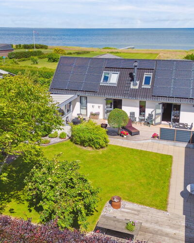 Alona - 90M from the Sea