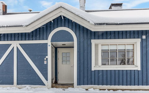 Teerenpesue e 36 Gaissa: Wood, Siding, Door, Home, Composite Material, Cottage, Freezing, Winter, Snow, Design