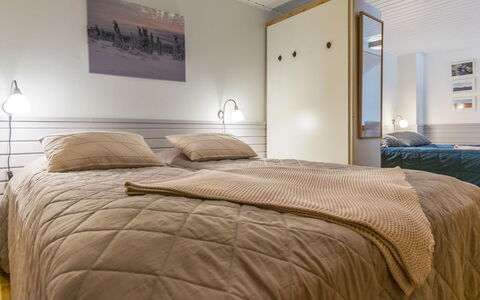 Teerenpesue a 6: Interior Design, Bed, Bedroom, Ceiling, Furniture, Wood, Floor, Bed Sheet, Flooring, Bedding