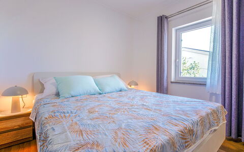 Karlobag 180: Bed, Interior Design, Furniture, Bedroom, Wall, Floor, Flooring, Bed Sheet, Bedding, Wood