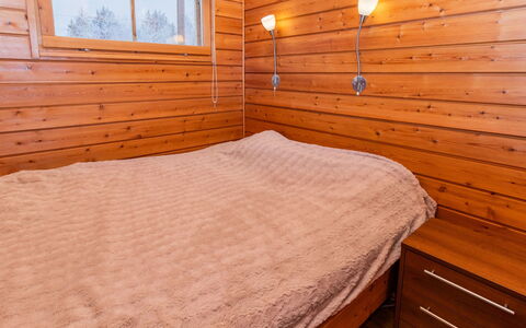 Ukko 14: Wood, Flooring, Floor, Wood Stain, Ceiling, Hardwood, Plank, Room, Wood Flooring, Log Cabin