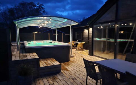 Grep - 800M from the Sea: Swimming Pool, Flooring, Floor, Composite Material, Bathtub, Deck, Outdoor Furniture, Shade, Plumbing Fixture