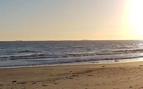 Grep - 800M from the Sea: Sky, Beach, Body Of Water, Horizon, Water Resources, Natural Environment, Coast, Shore, Sea