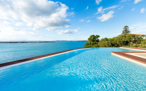 Villa Maddalena - Siracusa, Sicilia: Cloud, Sky, Water, Daytime, Swimming Pool, Blue, Azure, Tree, Natural Landscape, Plant