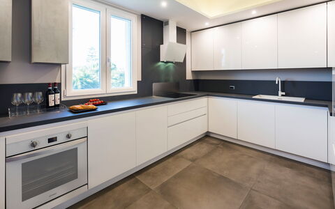 Villa Maddalena - Siracusa, Sicilia: Countertop, Cabinetry, Property, Kitchen Appliance, Home Appliance, Kitchen, Kitchen Stove, Kitchen Sink, Wood, Interior Design