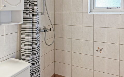 Elvira - 300M from the Sea: Bathroom, Flooring, Plumbing Fixture, Floor, Interior Design, Toilet, Plumbing, Tile, Sink, Tap