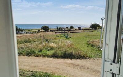 Elvira - 300M from the Sea