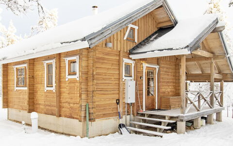 Ressipysäkki 1: Furniture, Interior Design, Flooring, Floor, Table, Ceiling, Kitchen & Dining Room Table, Lighting, Chair, Home