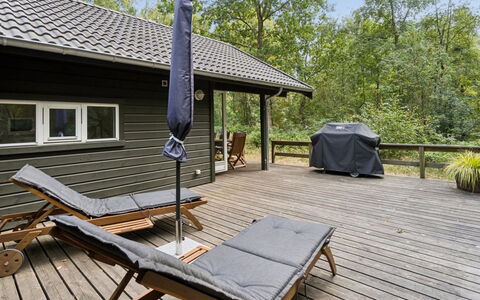 Ellynor - 600M from the Sea: Wood, Wood Flooring, Hardwood, Porch, Deck, Plank, Wood Stain, Cottage, Outdoor Furniture, Shade