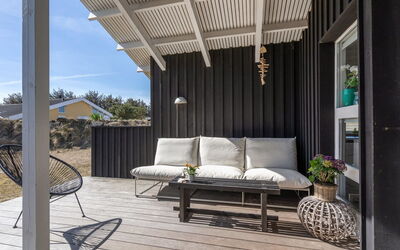 Annrike - 400M from the Sea