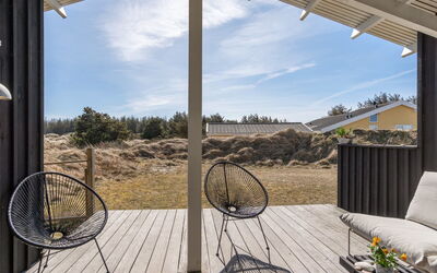 Annrike - 400M from the Sea