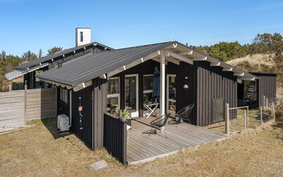 Annrike - 400M from the Sea