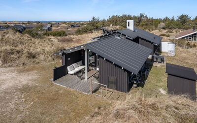 Annrike - 400M from the Sea