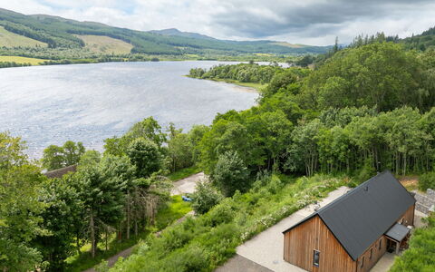 Loch View: Natural Landscape, Landscape, Highland, Rural Area, Cottage, Lake, Reservoir, Loch, Meadow, Fell