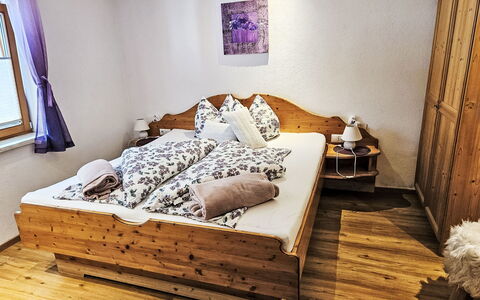 Finkenberg 900: Bedroom, Bed, Bed Sheet, Bedding, Wood, Furniture, Interior Design, Bed Frame, Room, Linens
