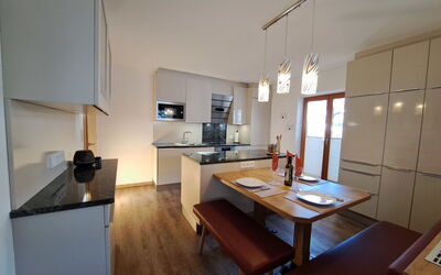 Accommodation:&nbsp;Leon 900.2