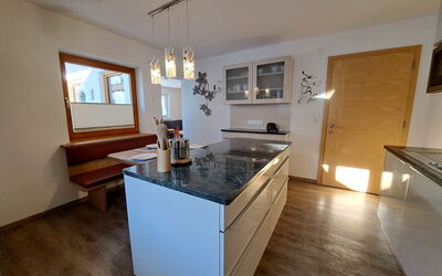 Accommodation:&nbsp;Leon 900.2