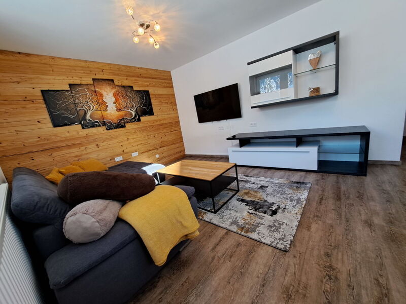 Accommodation:&nbsp;Leon 900.3