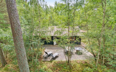 Clementine - 1.2Km from the Sea: Wood, Roof, Architecture, Home, House, Cottage, Siding, Hardwood, Slope, Estate