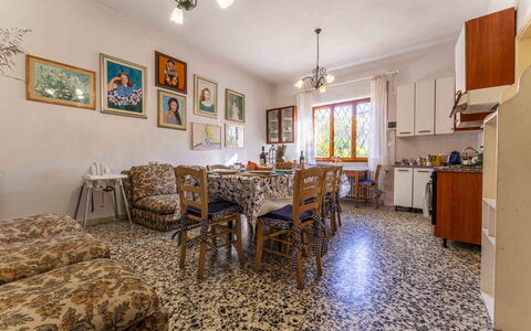 Casa Vacanza Mais - Camaiore, Toscana: Picture Frame, Table, Furniture, Property, Chair, Wood, Lighting, Interior Design, Flooring, Floor