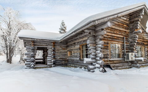 Kultarinne: Furniture, Interior Design, Flooring, Floor, Table, Ceiling, Kitchen & Dining Room Table, Lighting, Chair, Home