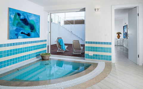 Casa Mareblu - Marina Di Modica, Sicilia: Water, Property, Swimming Pool, Blue, Azure, Couch, Interior Design, Flooring, Floor, Living Room