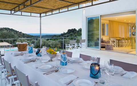 Casabella - Avola, Sicilia: Table, Tableware, Furniture, Property, Chair, Stemware, Azure, Tablecloth, Dishware, Drinkware