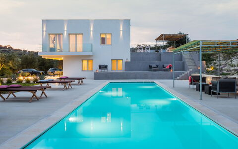 Casabella - Avola, Sicilia: Water, Sky, Property, Swimming Pool, Building, Cloud, Window, Azure, Outdoor Furniture, Shade