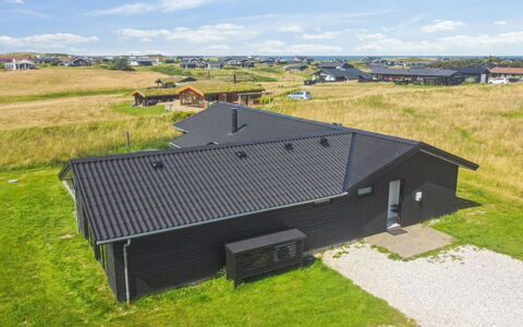 Månviva - 500M from the Sea: Grass, Green, House, Cottage, Grassland, Rural Area, Ecoregion, Landscape, Land Lot, Shrub