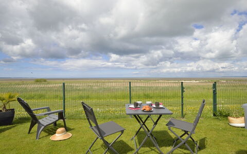 Les Yeux dans la Baie: Cloud, Sky, Furniture, Table, Chair, Plant, Natural Landscape, Outdoor Furniture, Shade, Grass