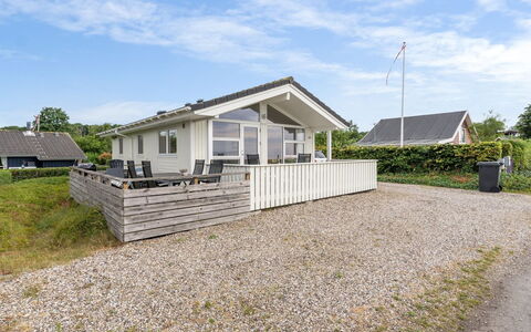 Liutulf - 40M from the Sea: Blue, Shrub, Cottage, Groundcover, Garden, Estate, Shade, Landscaping, Farmhouse, Eco Hotel
