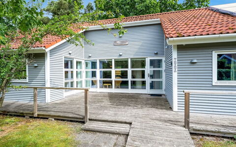 Gravers - 100M from the Sea: Roof, House, Land Lot, Home, Cottage, Estate, Garden Buildings, Shade, Log Cabin, Landscaping