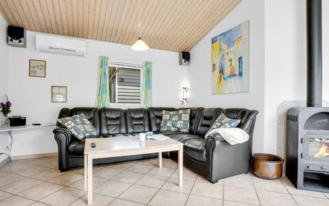 Gravers - 100M from the Sea: Roof, House, Land Lot, Home, Cottage, Estate, Garden Buildings, Shade, Log Cabin, Landscaping