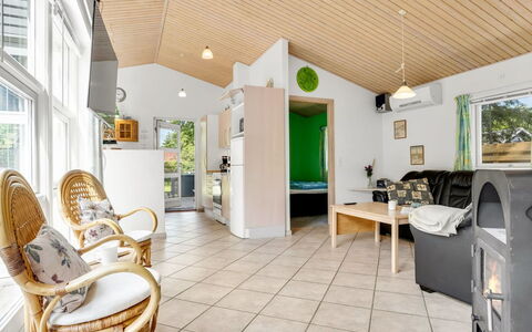 Gravers - 100M from the Sea: Roof, House, Land Lot, Home, Cottage, Estate, Garden Buildings, Shade, Log Cabin, Landscaping