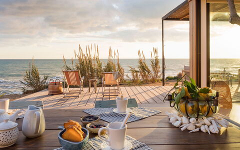 Casa Ninfa - Ispica, Sicilia: Sky, Water, Cloud, Property, Tableware, Building, Plant, Seaside Resort, Table, Azure
