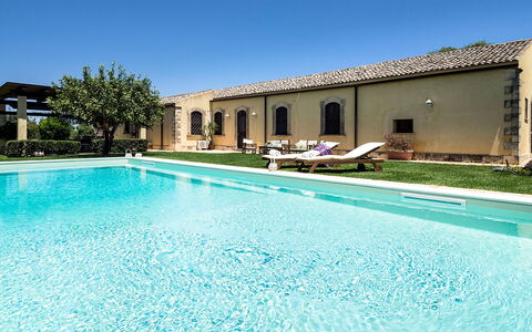 Casa Colore - Siracusa, Sicilia: Water, Sky, Plant, Swimming Pool, Azure, Rectangle, Shade, Building, Tree, Composite Material