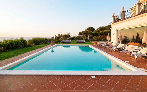 Villa Ester - Capo D'orlando, Sicilia: Water, Plant, Building, Sky, Property, Swimming Pool, Window, Azure, Rectangle, Interior Design