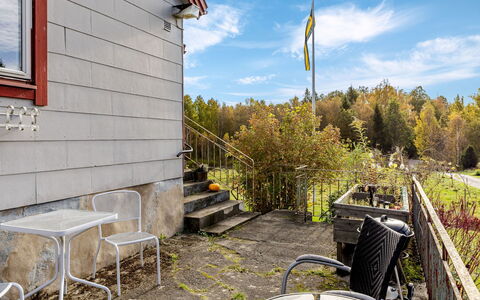 Skjutsmåla: Mountain Range, Valley, Estate, Ridge, Driveway, Alps, Villa, Mountain Village, Mansion